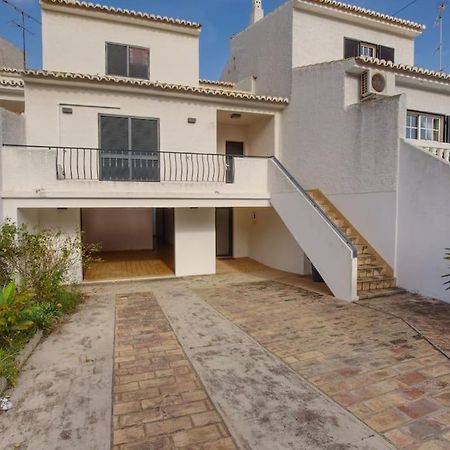 Townhouse In Quarteira Villa Exterior photo